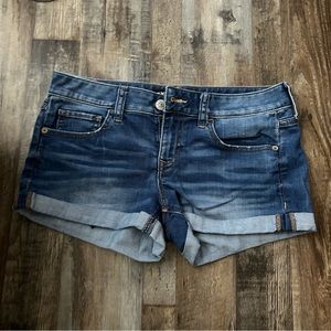 Low rise shorts
